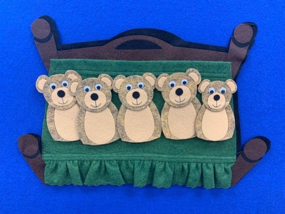 Artfelt_Bears_in_a_Bed